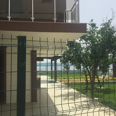 Villa Suzan فيلة أورلا