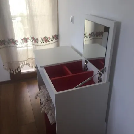 Villa Suzan فيلة أورلا