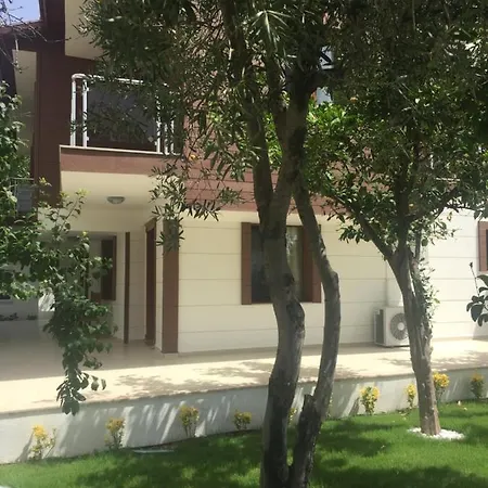 Villa Suzan فيلة *