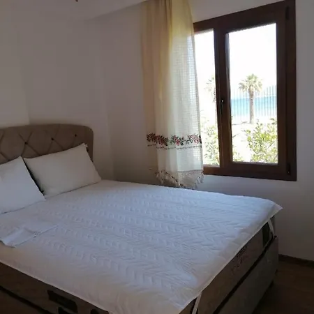 Villa Suzan * أورلا