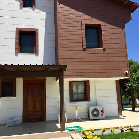 Villa Suzan فيلة أورلا